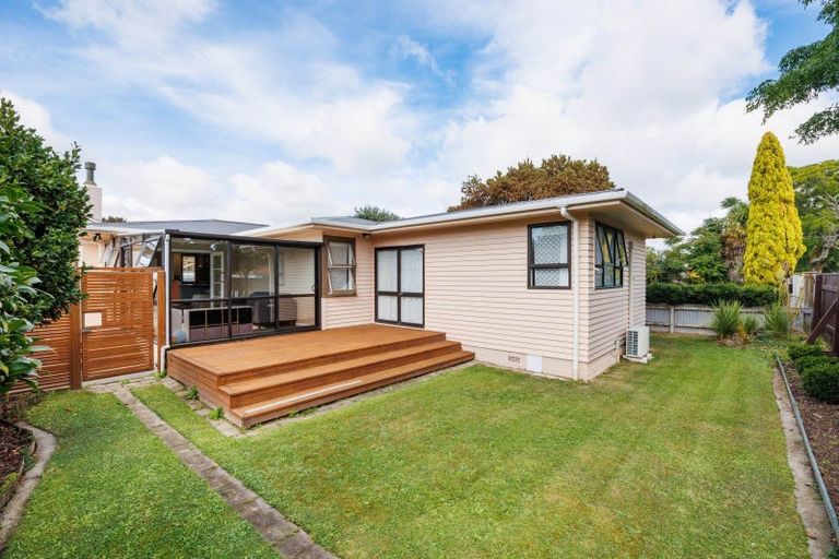 Photo of property in 18 Park Road, West End, Palmerston North, 4412