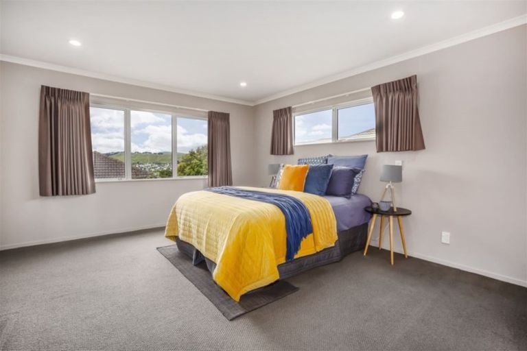 Photo of property in 19 Kahurangi Heights, Aotea, Porirua, 5024