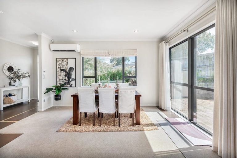 Photo of property in 2 Bangla Place, Massey, Auckland, 0614