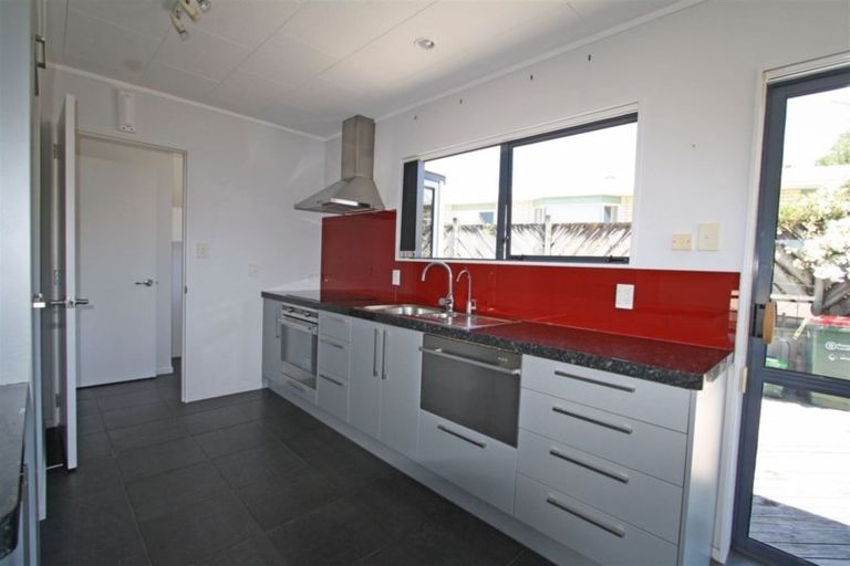Photo of property in 4 Fantome Place, Whalers Gate, New Plymouth, 4310