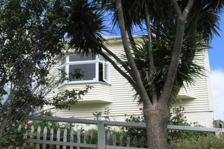 Photo of property in 50 Edinburgh Terrace, Berhampore, Wellington, 6023