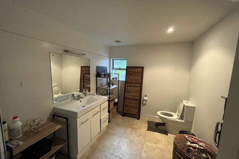 Photo of property in 132 Kittiwake Drive, Schnapper Rock, Auckland, 0632