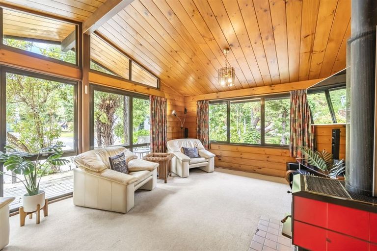 Photo of property in 135 Plateau Road, Te Marua, Upper Hutt, 5018