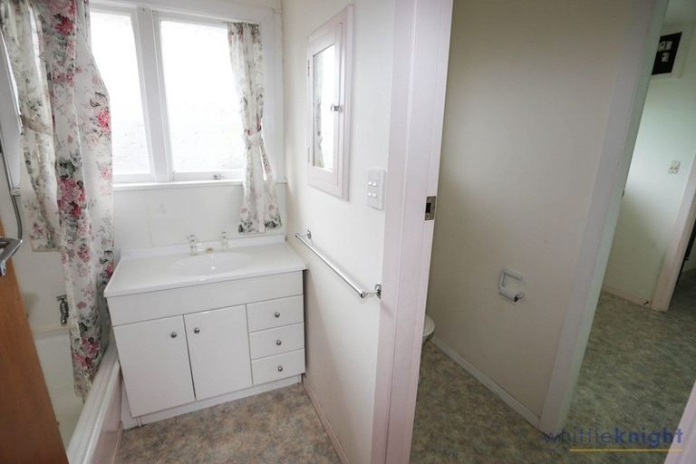 Photo of property in 120 Grimseys Road, Redwood, Christchurch, 8051