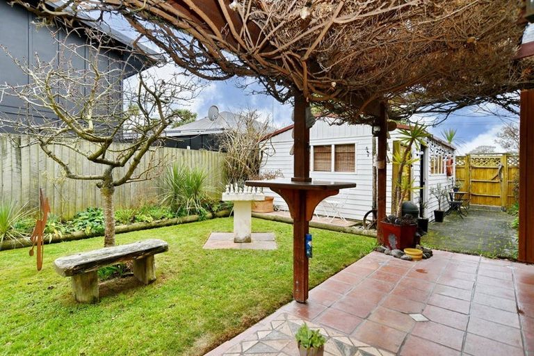 Photo of property in 16 Estuary Road, New Brighton, Christchurch, 8061