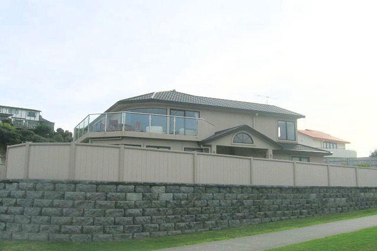 Photo of property in 26 Pendennis Point, Camborne, Porirua, 5026