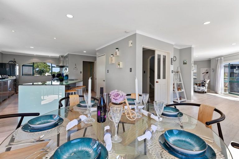 Photo of property in 26a Sunbrae Grove, Mount Maunganui, 3116