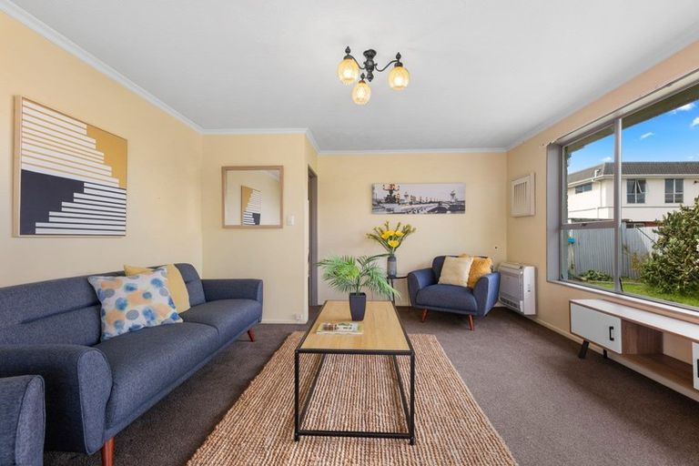 Photo of property in 1/136 Wainoni Road, Avondale, Christchurch, 8061