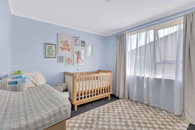 Photo of property in 9 Discovery Place, Marfell, New Plymouth, 4310