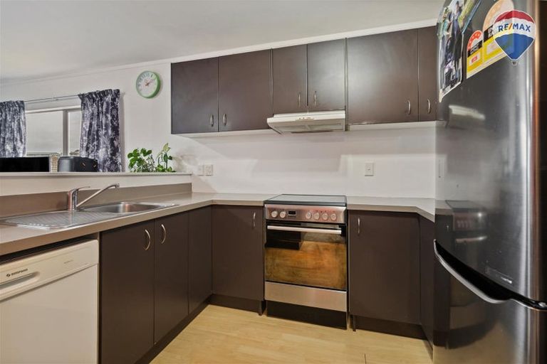 Photo of property in 20a Levant Street, Cannons Creek, Porirua, 5024