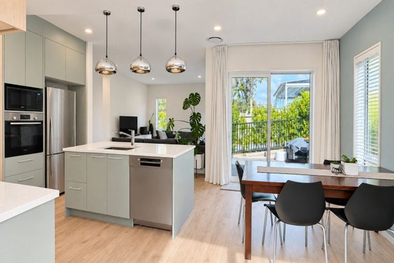 Photo of property in 5a East Avenue, Manly, Whangaparaoa, 0930