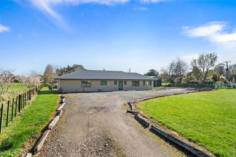 Photo of property in 841 Makerua Road, Tokomaru, Palmerston North, 4474