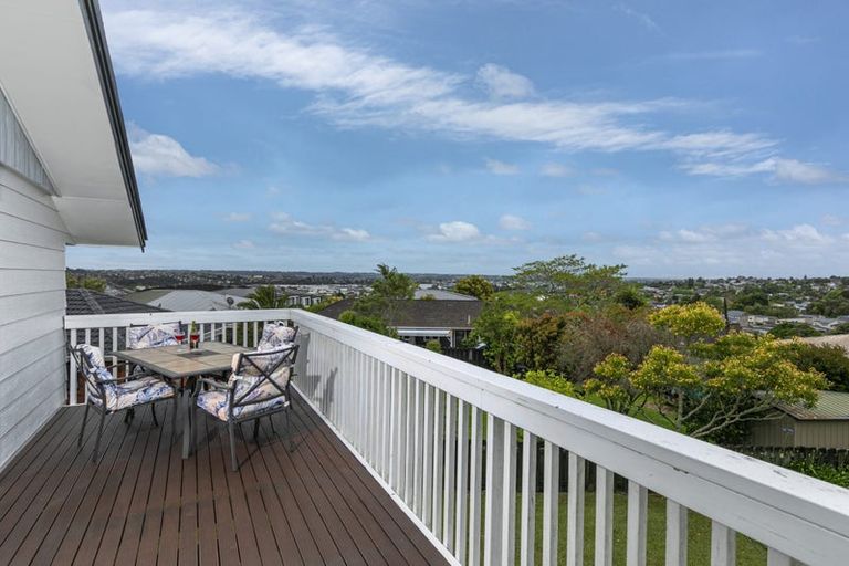 Photo of property in 9 Denver Avenue, Sunnyvale, Auckland, 0612