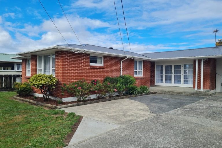 Photo of property in 15 Charles Street, Clouston Park, Upper Hutt, 5018
