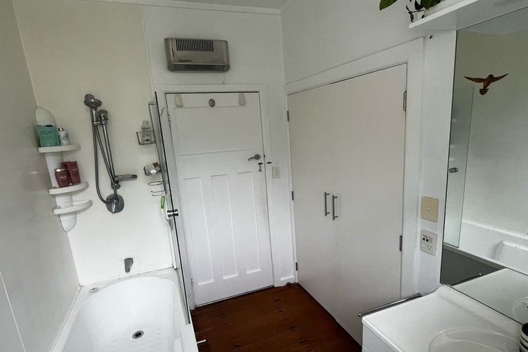 Photo of property in 1/44 Ribble Street, Island Bay, Wellington, 6023