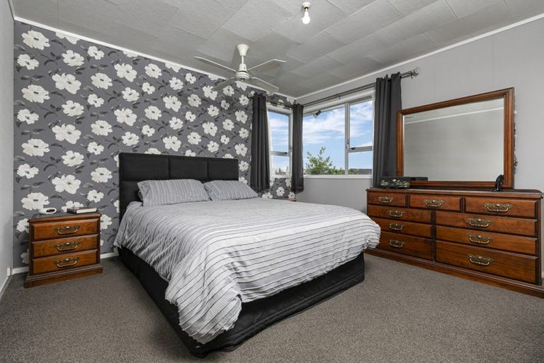 Photo of property in 9 Denver Avenue, Sunnyvale, Auckland, 0612