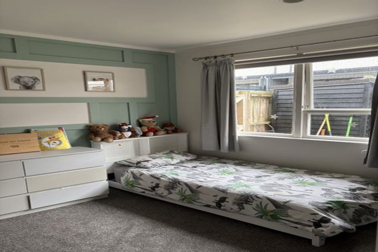 Photo of property in 1/10 Agincourt Street, Glenfield, Auckland, 0629