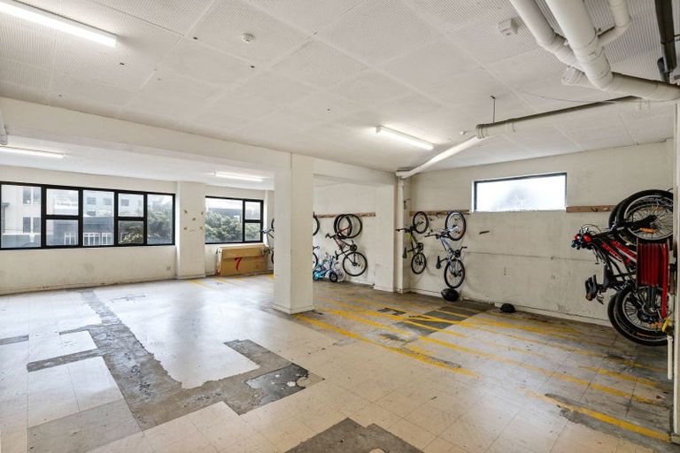 Photo of property in 17 Kent Terrace - Kent Apartments, 5c/16 Kent Terrace, Mount Victoria, Wellington, 6011