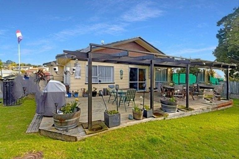 Photo of property in 21 Pankhurst Place, Sunnyvale, Auckland, 0612