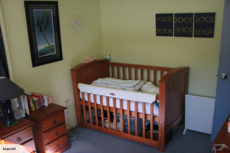 Photo of property in 47 Fitzpatrick Street, Newlands, Wellington, 6037