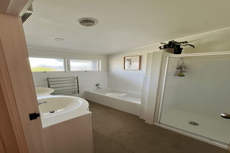 Photo of property in 1/51 East Coast Road, Milford, Auckland, 0620