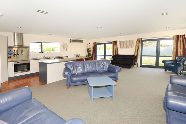 Photo of property in 77 Beach Street, Waikouaiti, 9510