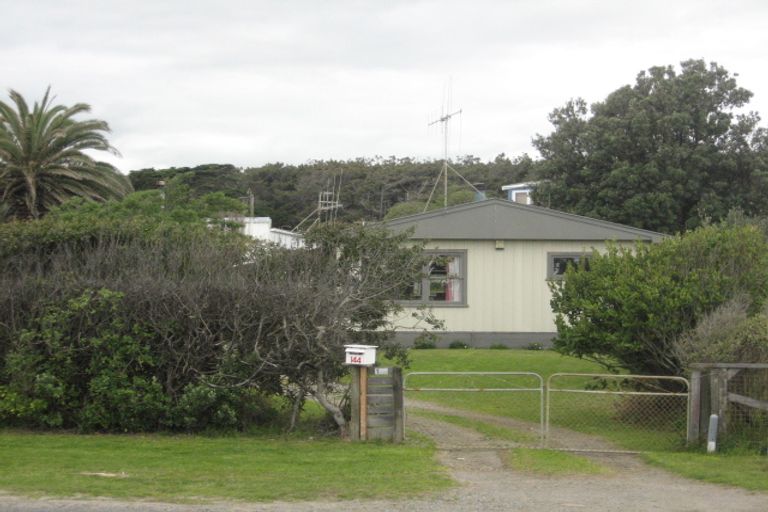 Photo of property in 144 Park Avenue, Waitarere Beach, Levin, 5510