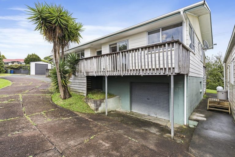 Photo of property in 17 Roick Parade, Glen Eden, Auckland, 0602