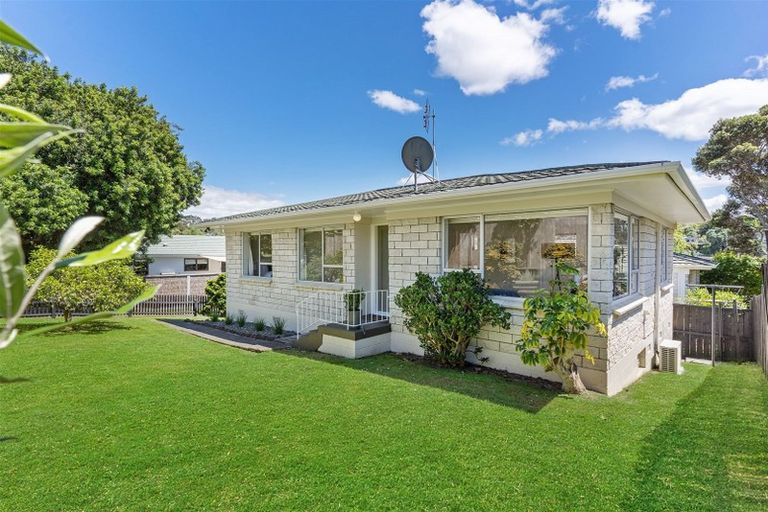 Photo of property in 2/79 Moore Street, Hillcrest, Auckland, 0627