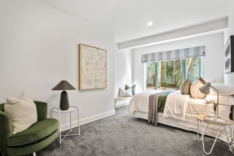 Photo of property in 2/61 Beresford Street, Bayswater, Auckland, 0622