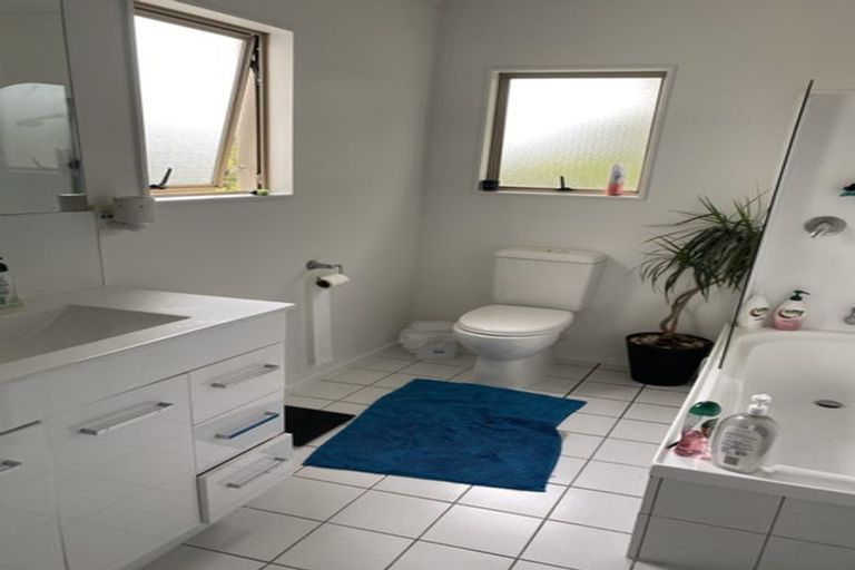 Photo of property in 7 Gina Avenue, Ranui, Auckland, 0612