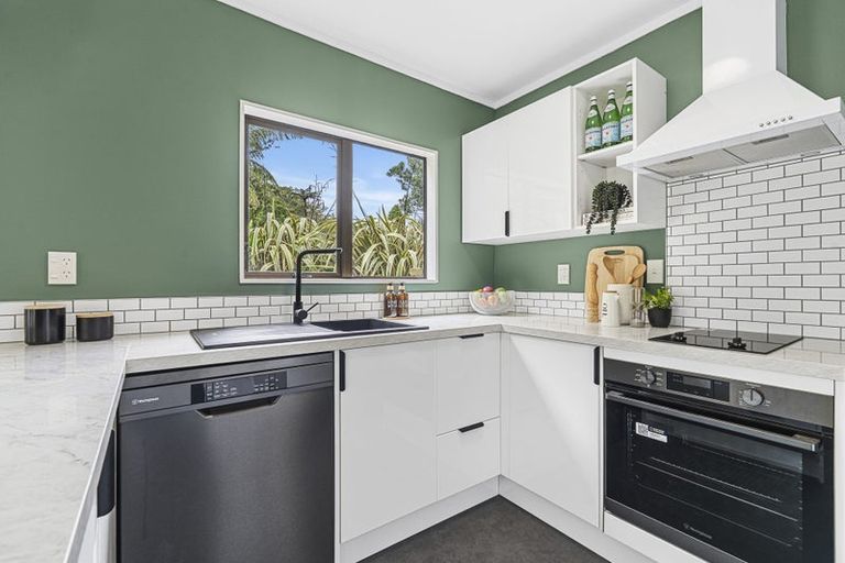 Photo of property in 1/6 Waterloo Place, Westown, New Plymouth, 4310