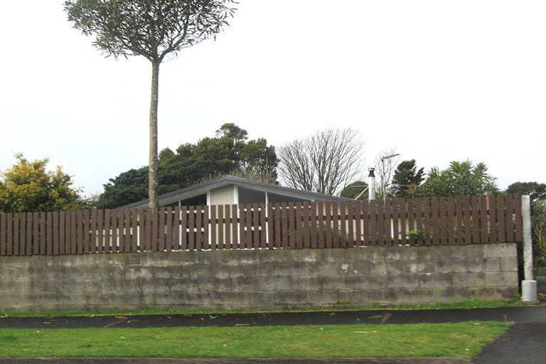 Photo of property in 13 Clifton Drive, Waitara, 4320