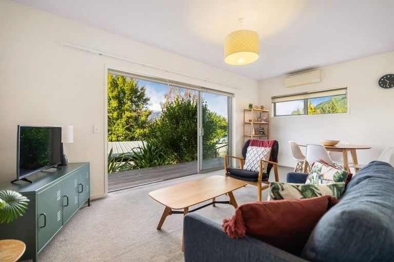 Photo of property in 129a Wynyard Crescent, Fernhill, Queenstown, 9300