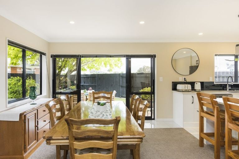 Photo of property in 2 Henley Court, Highbury, Palmerston North, 4412