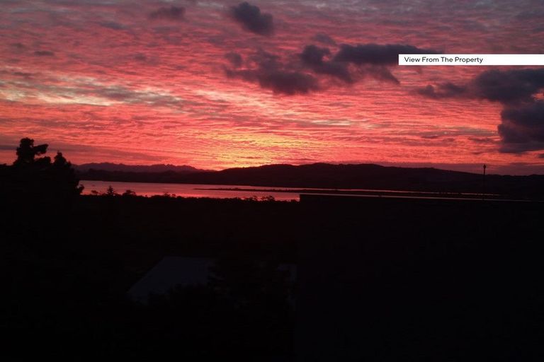 Photo of property in 33 Raumati Crescent, Onerahi, Whangarei, 0110