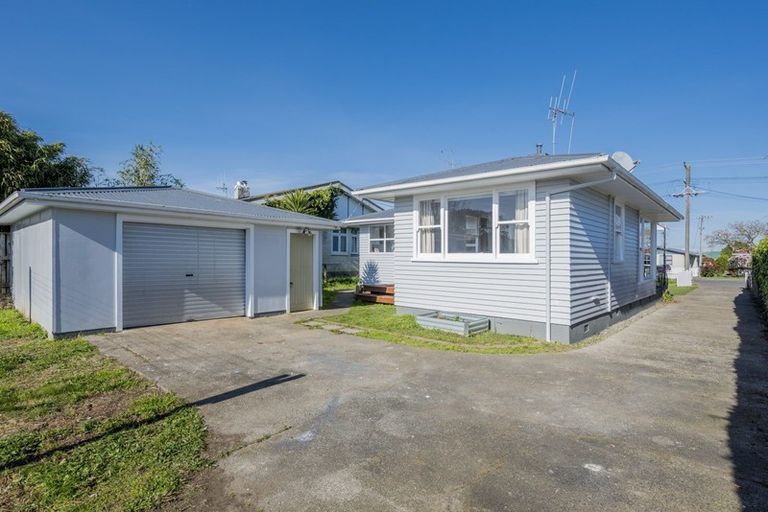 Photo of property in 98 Queen Street West, Levin, 5510
