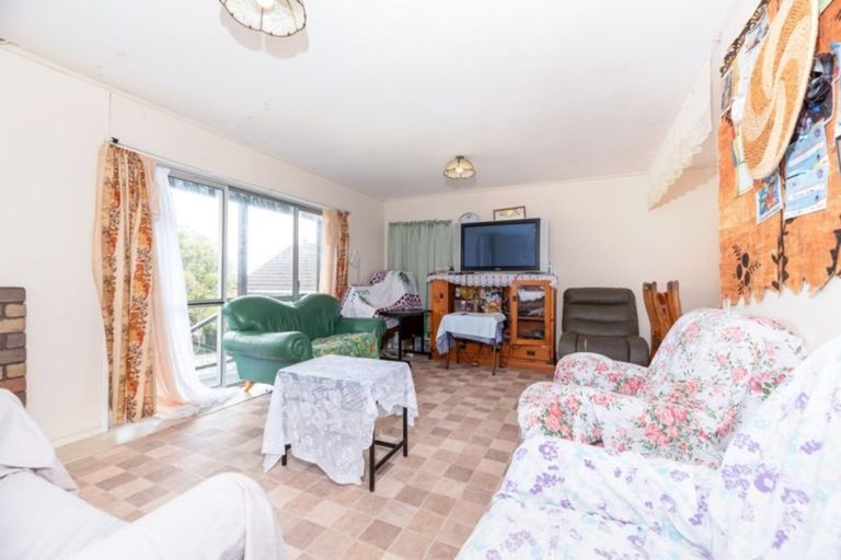 Photo of property in 29 Moncrieff Avenue, Clendon Park, Auckland, 2103