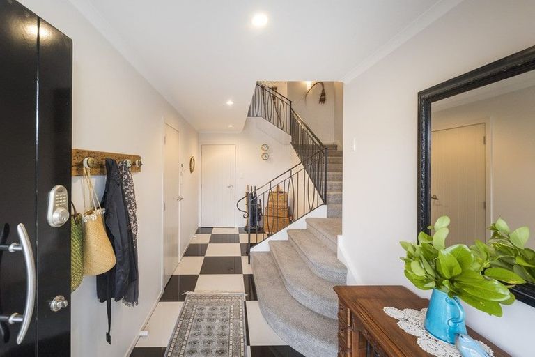 Photo of property in 48a Churchill Avenue, Hokowhitu, Palmerston North, 4410