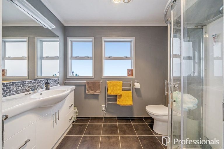 Photo of property in 37 Petrie Street, Wainuiomata, Lower Hutt, 5014
