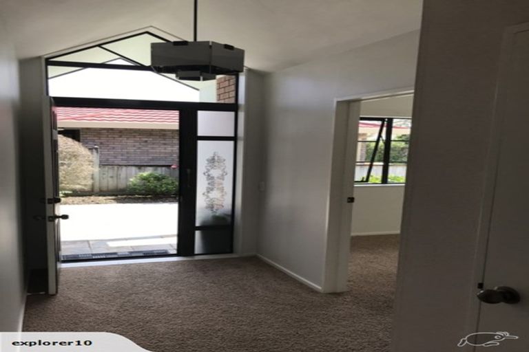 Photo of property in 12 Scandia Court, Hokowhitu, Palmerston North, 4410