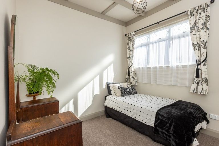 Photo of property in 208 Mayfair Avenue, Mayfair, Hastings, 4122