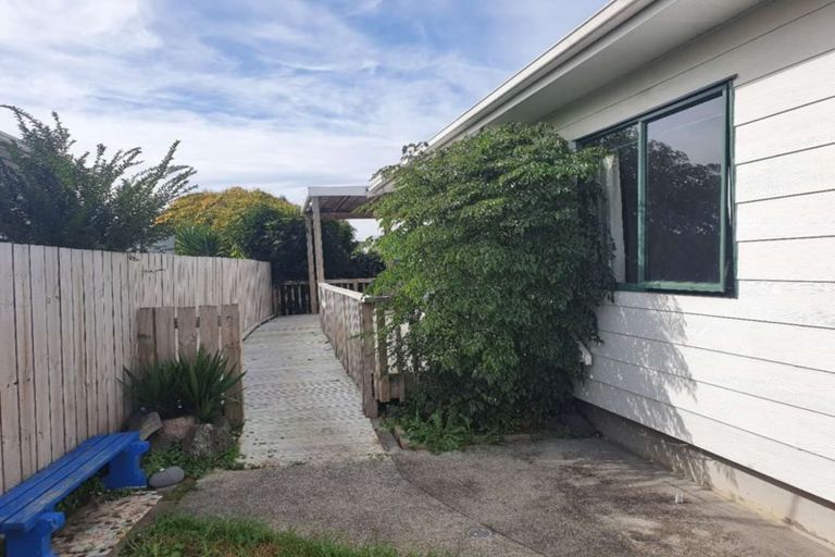 Photo of property in 3a Mawney Road, Henderson, Auckland, 0610