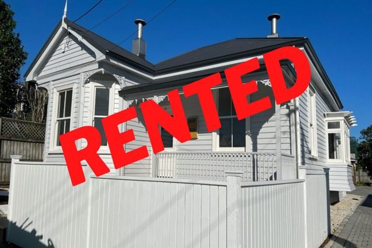 Photo of property in 1 Bulwer Street, Devonport, Auckland, 0624