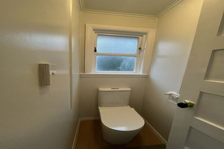 Photo of property in 14 Karamu Street, Upper Riccarton, Christchurch, 8041