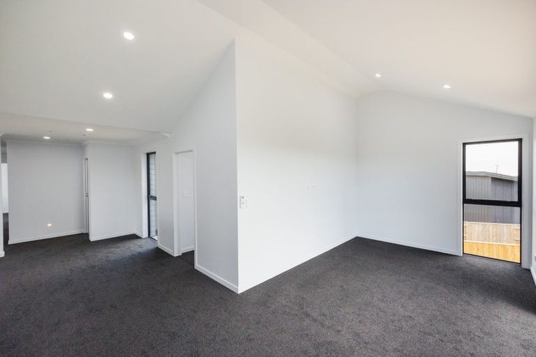 Photo of property in 54 Sardinia Grove, Fitzherbert, Palmerston North, 4410