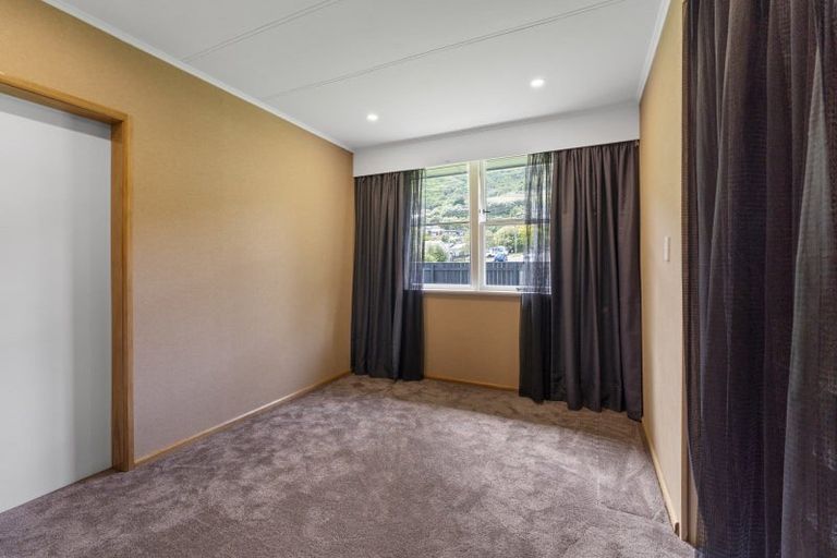 Photo of property in 86a Winara Avenue, Waikanae, 5036
