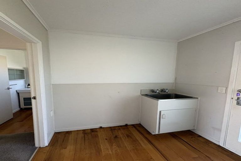 Photo of property in 2/18 Nikau Street, New Lynn, Auckland, 0600