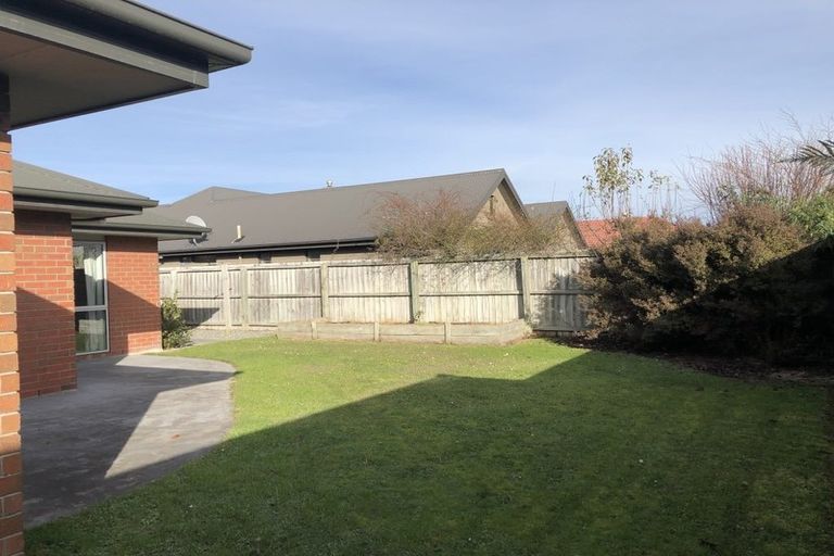 Photo of property in 17 Blowers Place, Halswell, Christchurch, 8025