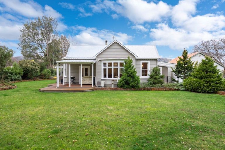 Photo of property in 6 Domain Road, Dunback, Palmerston, 9483